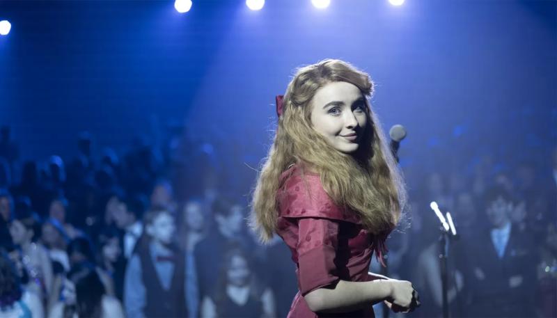 Сабрина Карпентер возглавит мюзикл «Алиса в Стране чудес»