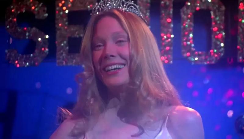 Уточнено время выхода новой экранизации «Кэрри» Стивена Кинга