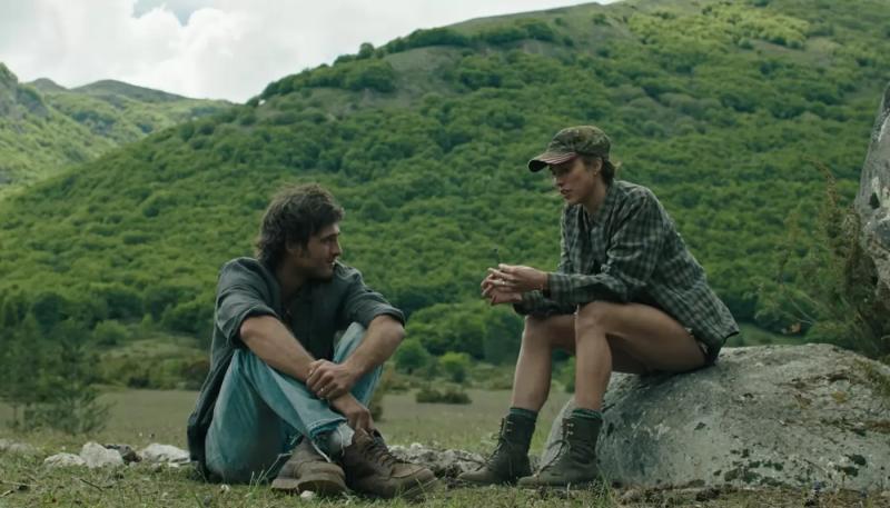 Джейкоб Элорди и Джош Бролин выживают в трейлере «Собачьи звезды»