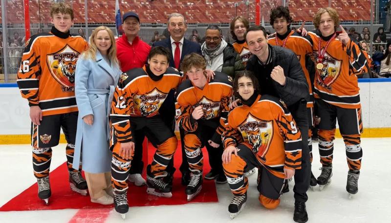 Стартовали съемки продолжения комедии «Хоккейные папы»