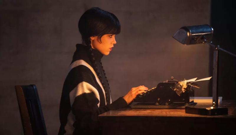 Netflix завершил съемки третьего сезона сериала «Уэнсдэй»